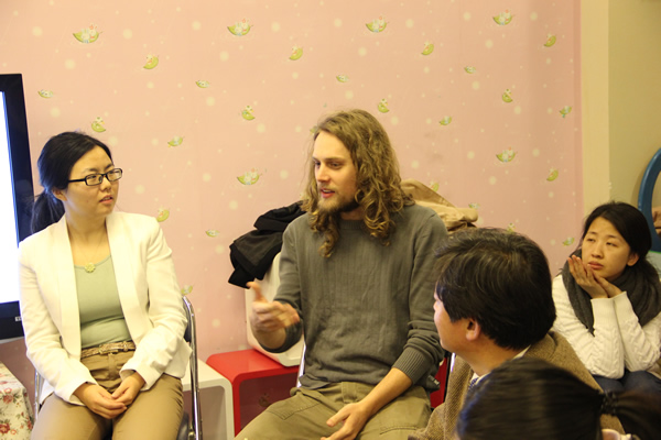 談中英思維方式的英語(yǔ)語(yǔ)言認(rèn)知